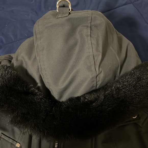 ORIGINAL STIRLING PARKA FUR color Black, size Medium I only wore it twice. - Picture 5 of 12